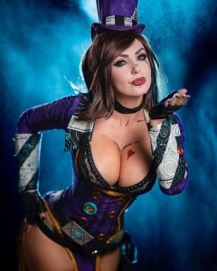 Mad-Moxxi-Borderlands-by-Jessica-Nigri