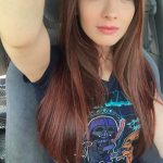gorgeous-girl-star-wars-shirt-selfie
