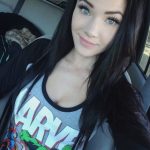 hot-marvel-fangirl-selfie
